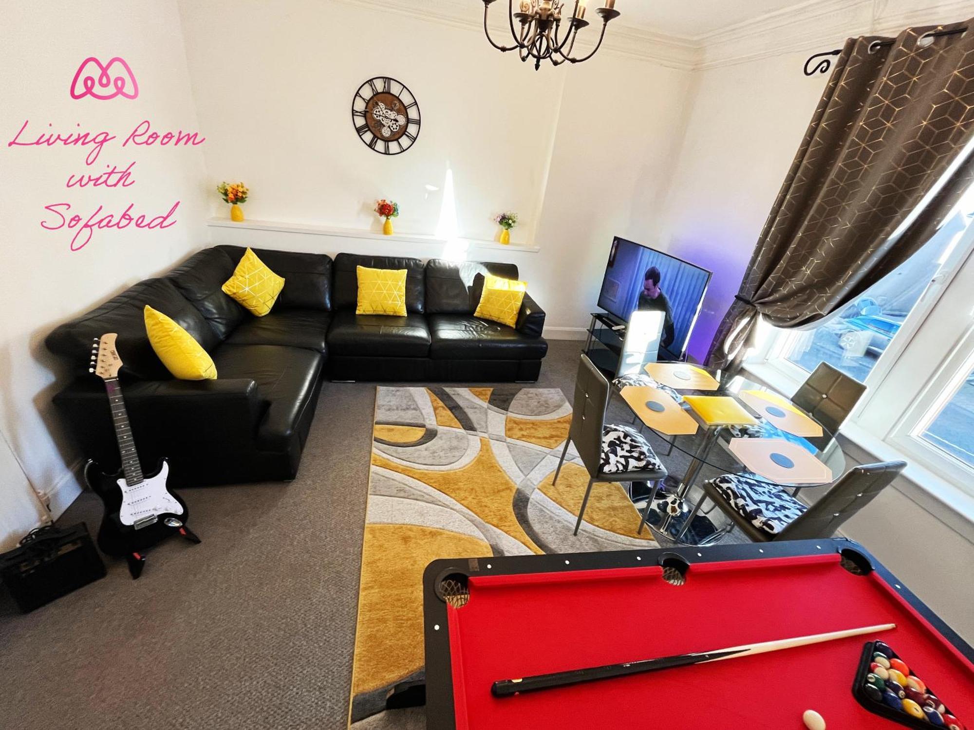 2 Bedrooms Entire Apartment Self Check In Kelty المظهر الخارجي الصورة