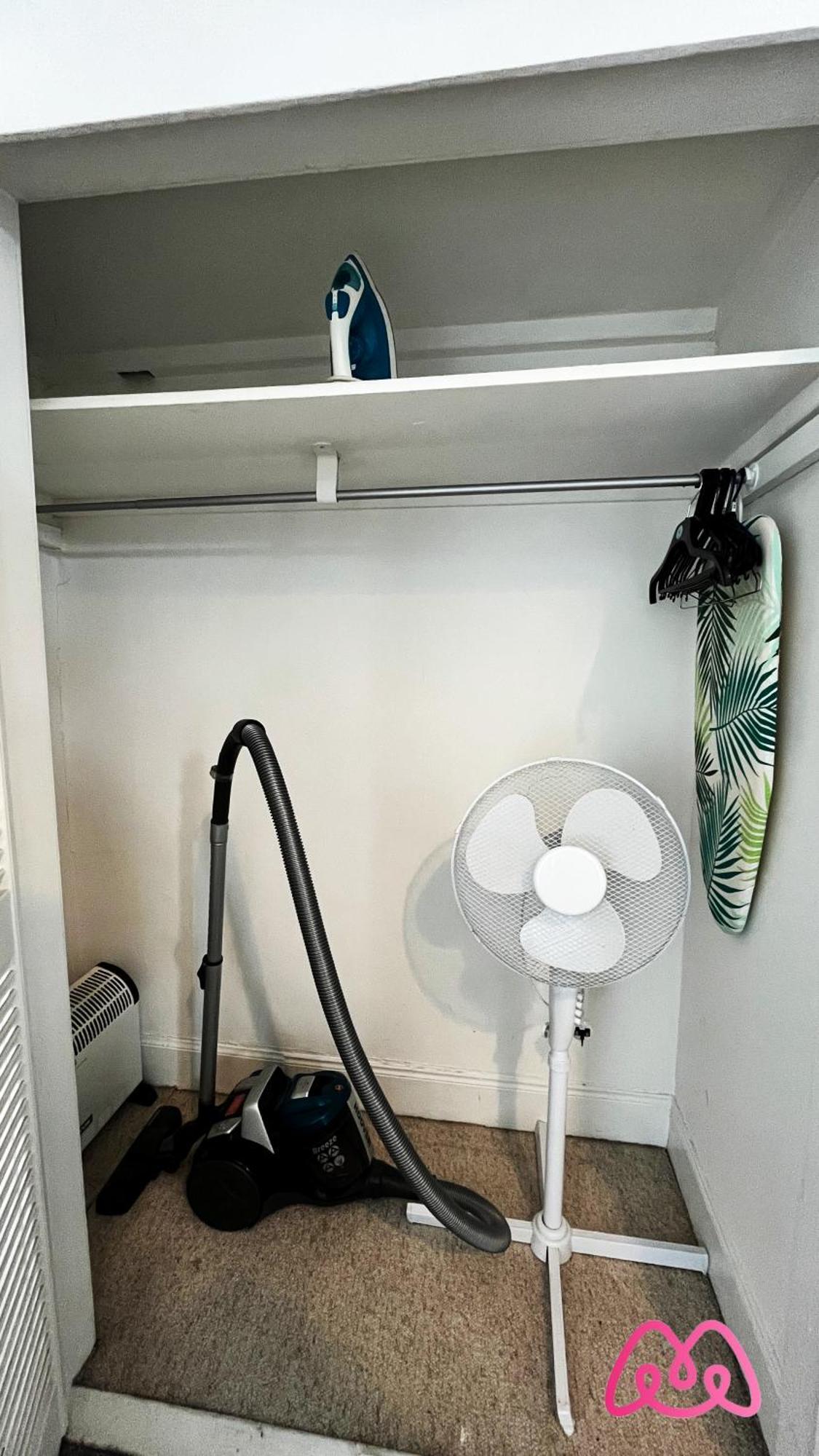 2 Bedrooms Entire Apartment Self Check In Kelty المظهر الخارجي الصورة